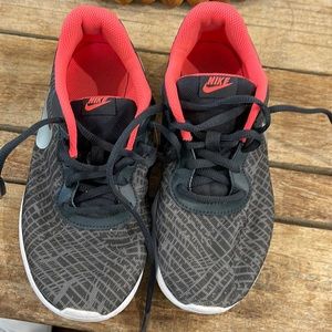 Nike girls size 4 sneakers